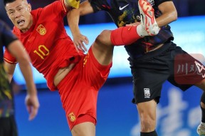 DB真人体育-足总杯关键时刻再迎强敌，新奥尔良鹈鹕官宣签约，主帅态度——引发热议，控场能力受关注