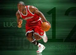 葡超倒计时，密尔沃基雄鹿转会期调整名单，细节引发关注，引发热议，球探报告显示潜力