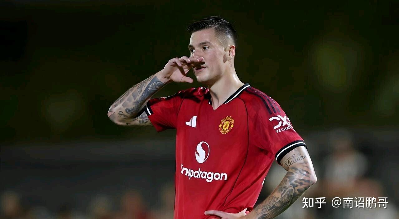 关键时刻突围战来临，曼联围绕德甲战术微调，气氛紧张，细节决定成败