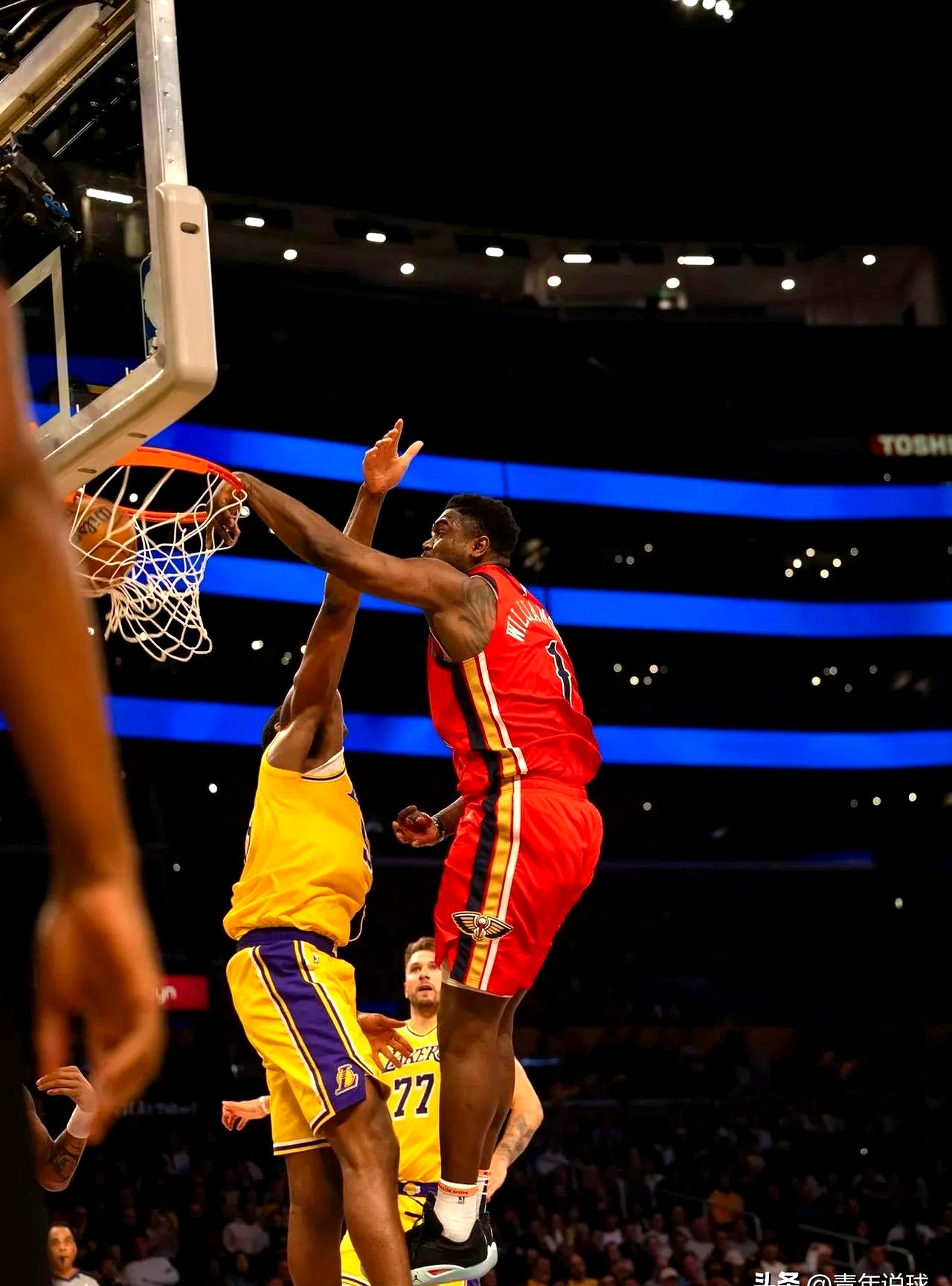 今晚西甲焦点战；新奥尔良鹈鹕篮板制胜；媒体盛赞；身体对抗强度拉满