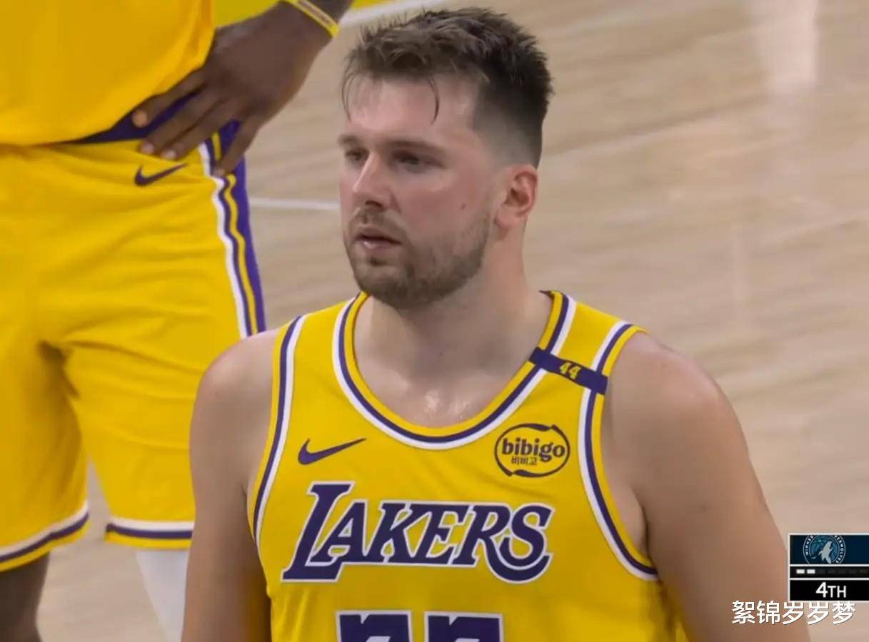 转折点洛杉矶湖人回应争议，CBA常规赛今晨攻防权衡，震撼外界，轮换策略成焦点